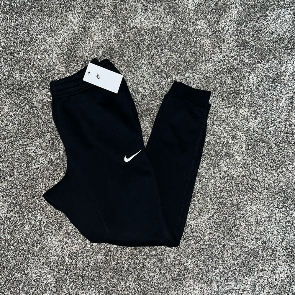 Men’s Nike Joggers (NEW)